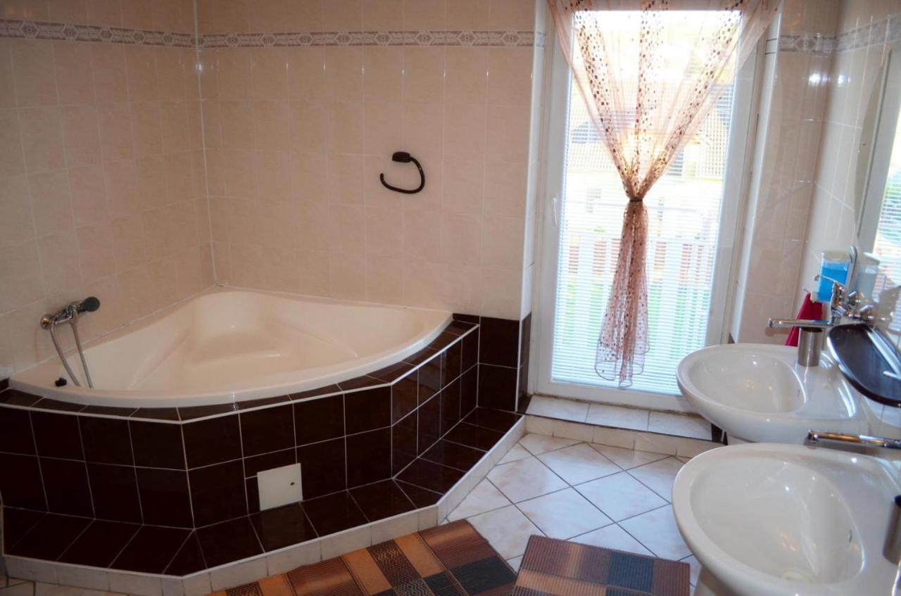 Apartmany Riviera A Chalupa Riviera Liptov, Besenova Bagian luar foto