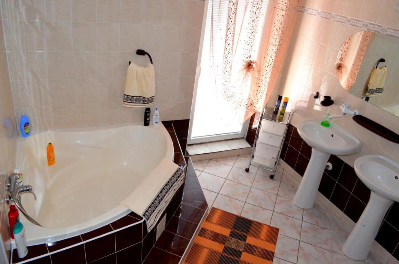 Apartmany Riviera A Chalupa Riviera Liptov, Besenova Bagian luar foto