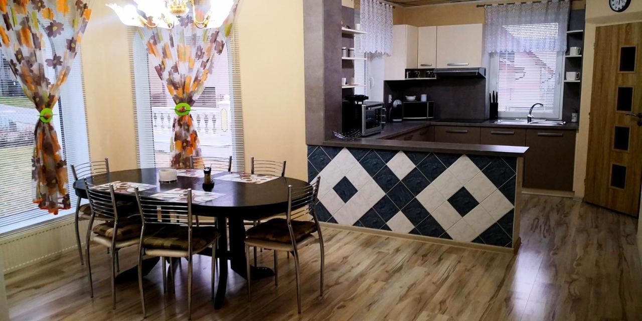 Apartmany Riviera A Chalupa Riviera Liptov, Besenova Bagian luar foto